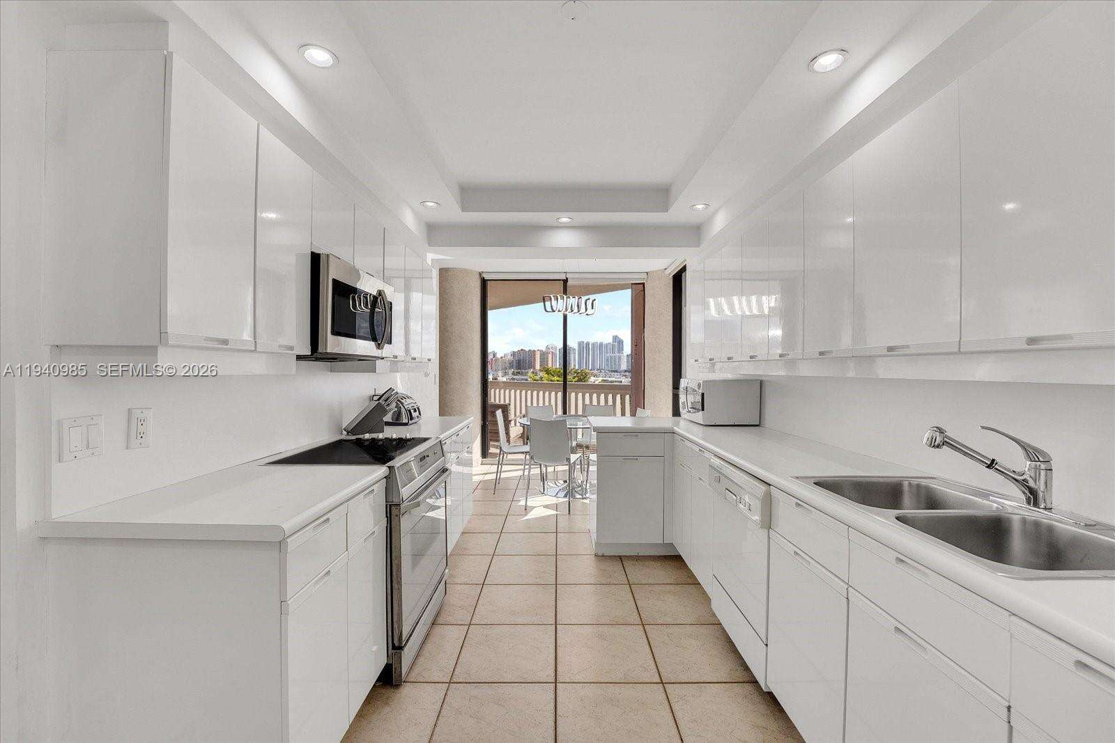 2000 Williams Island at 2000 Island Blvd, Aventura, FL 33160 - For Sale photo 2