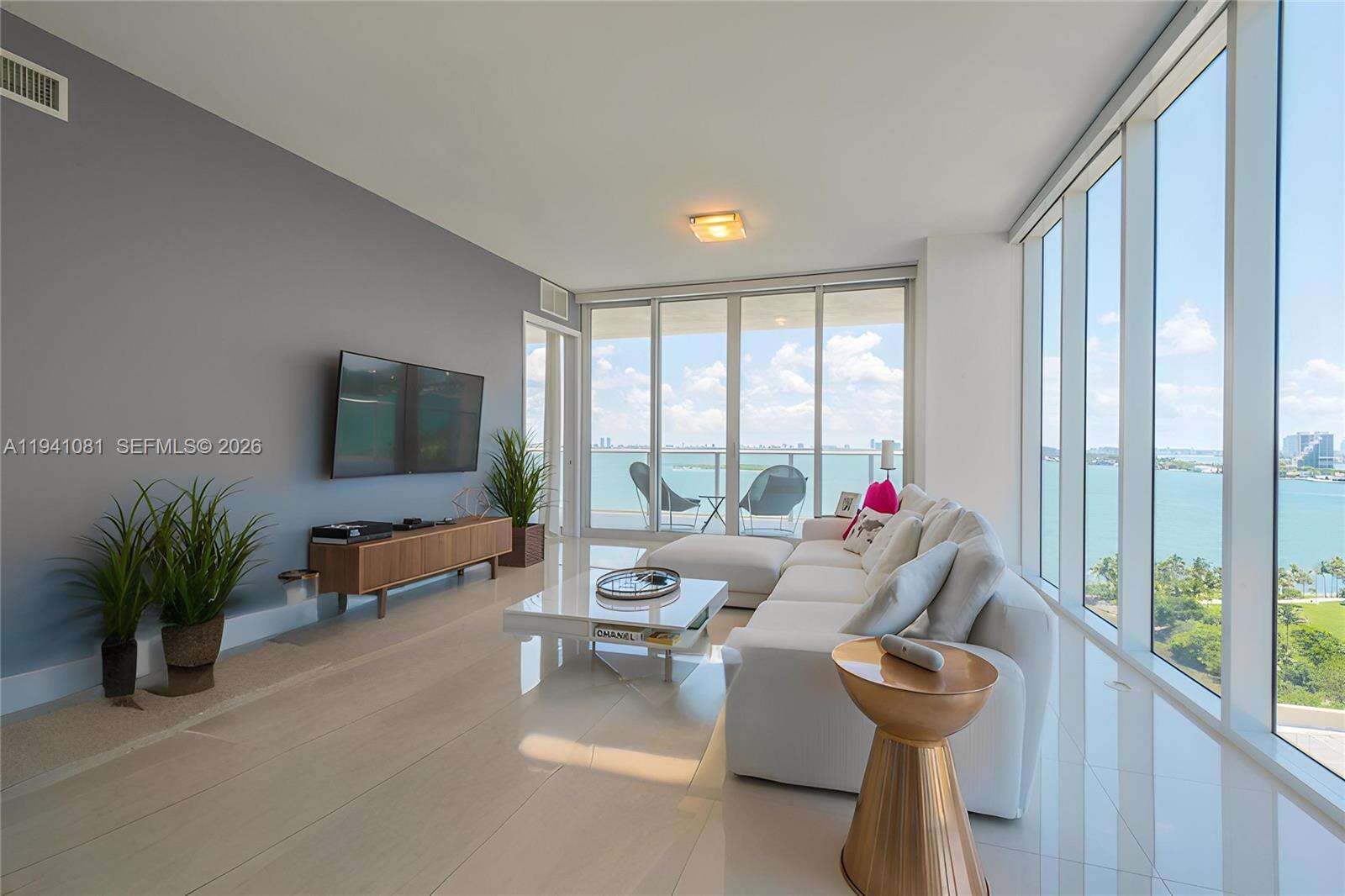 PARAMOUNT BAY - 2020 Bayshore Dr, Miami, FL 33137 | Picture 1