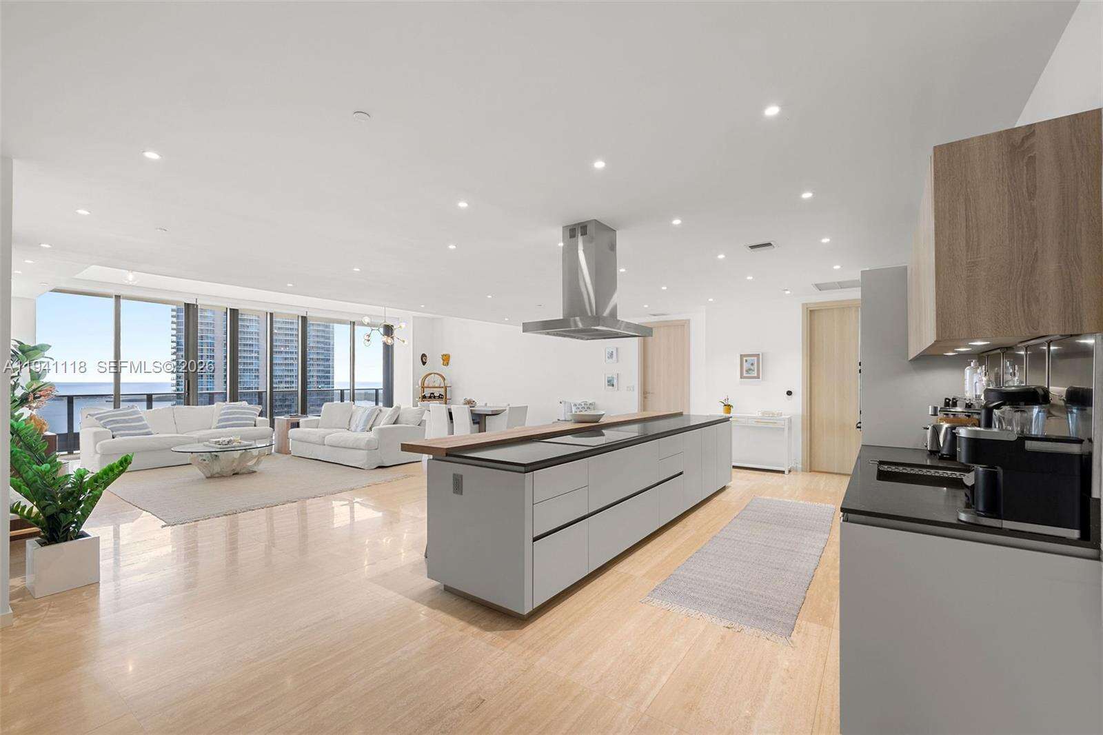 BRICKELL FLATIRON - 1000 Brickell Plz, Miami, FL 33131 | Picture 22