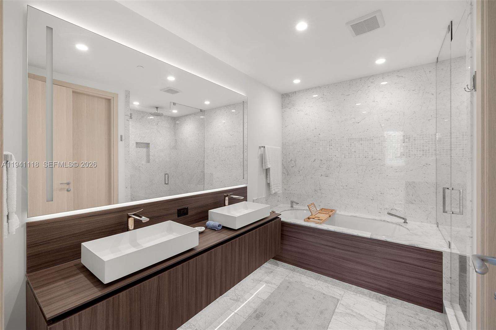 BRICKELL FLATIRON - 1000 Brickell Plz, Miami, FL 33131 | Picture 34