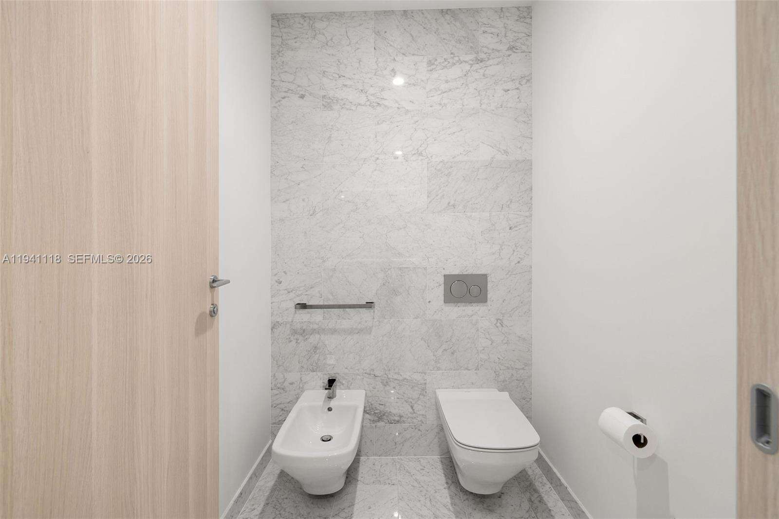 BRICKELL FLATIRON - 1000 Brickell Plz, Miami, FL 33131 | Picture 36