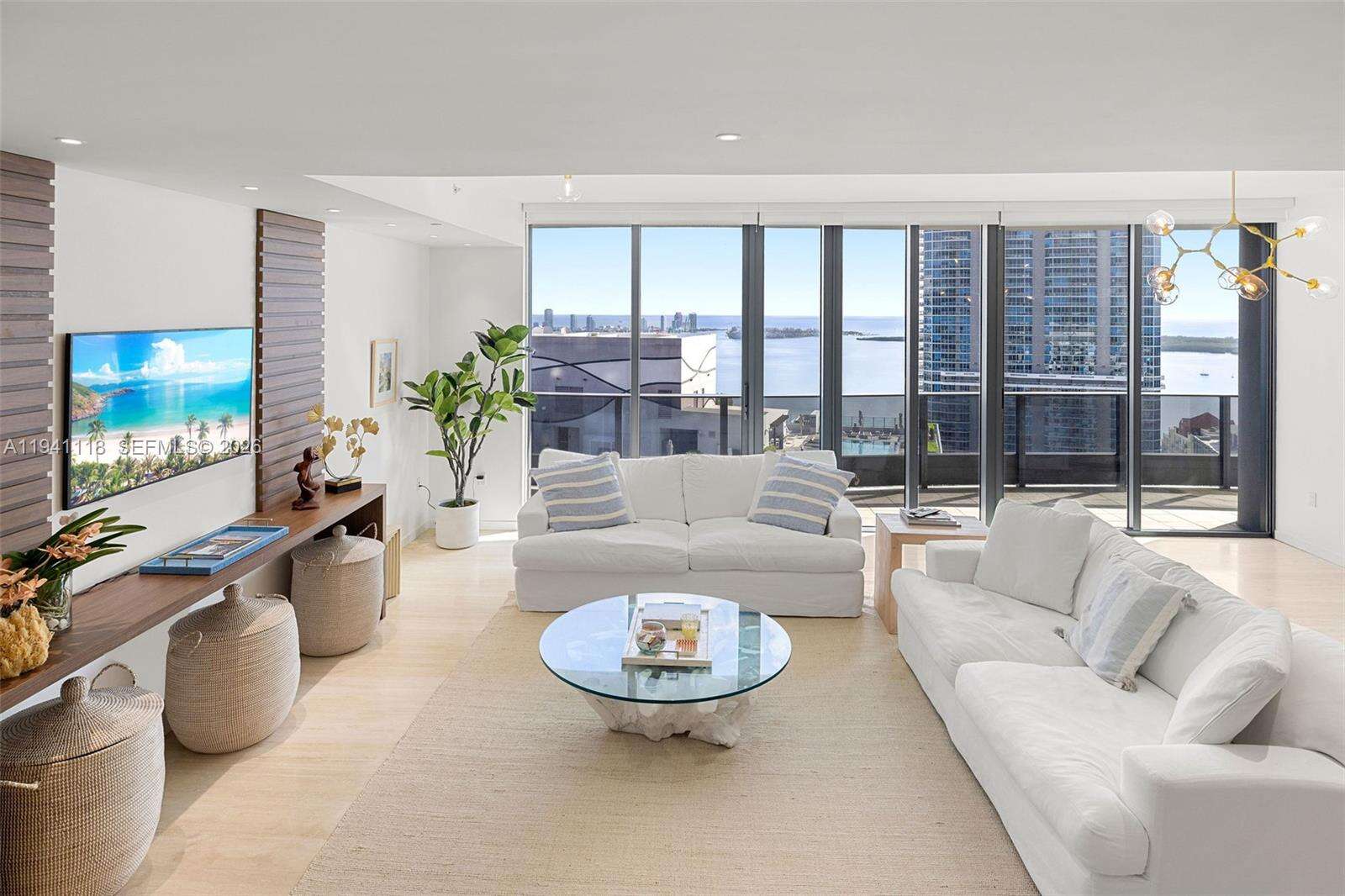 BRICKELL FLATIRON - 1000 Brickell Plz, Miami, FL 33131 | Picture 7