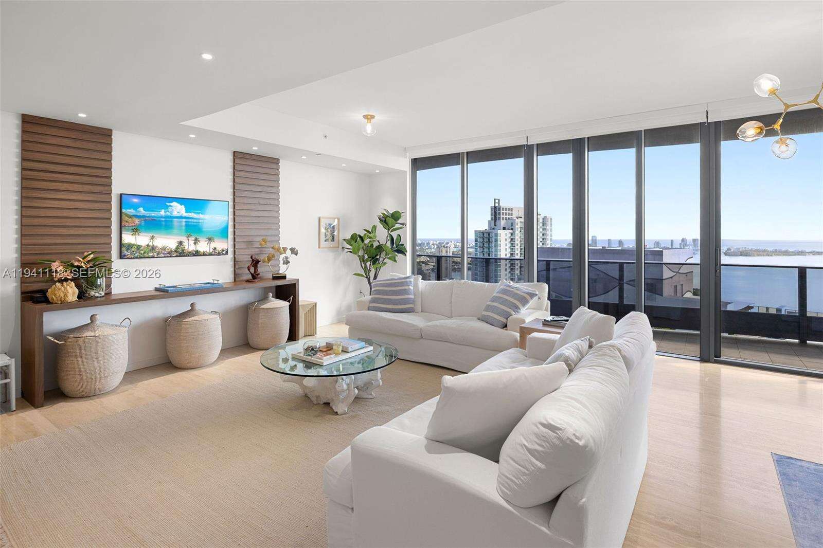 BRICKELL FLATIRON - 1000 Brickell Plz, Miami, FL 33131 | Picture 8