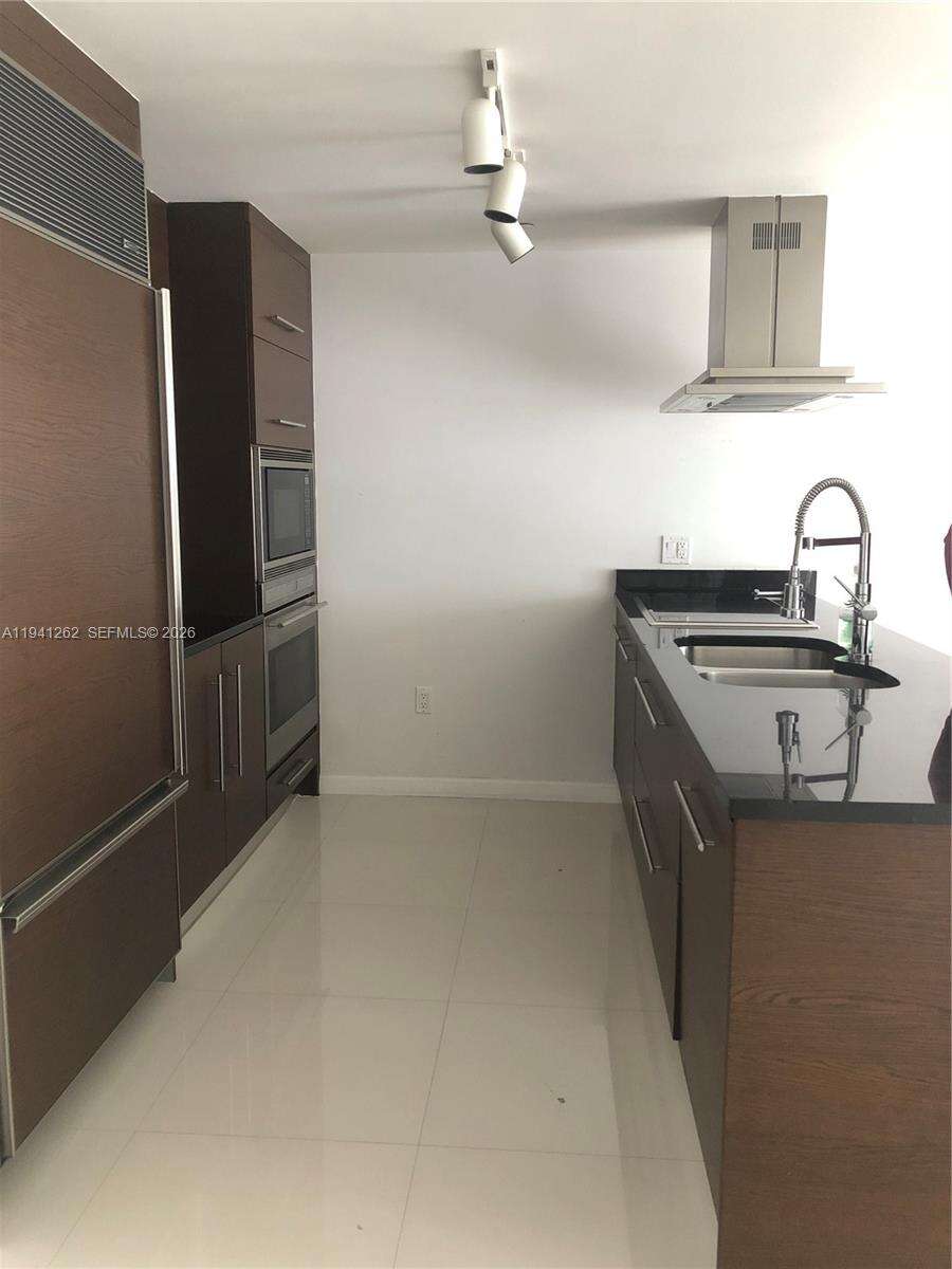 Icon Brickell 2 at 495 Brickell Ave, Miami, FL 33131 - For Sale photo 11