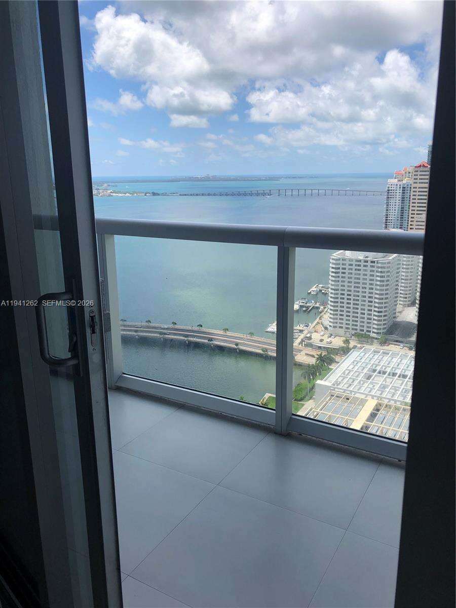 Icon Brickell 2 at 495 Brickell Ave, Miami, FL 33131 - For Sale photo 3