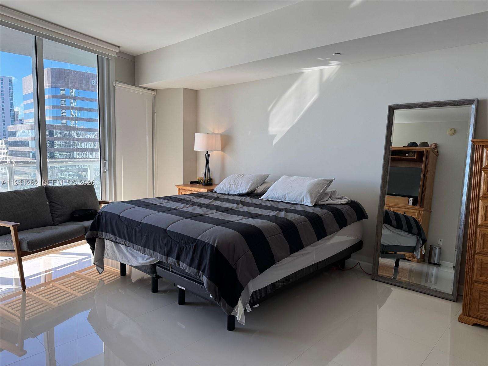 Icon Brickell 2 at 495 Brickell Ave, Miami, FL 33131 - For Sale photo 6