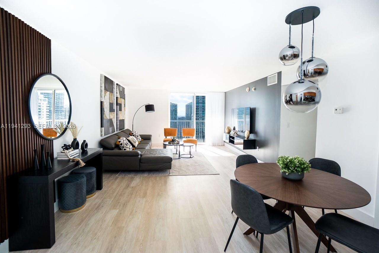 THE CLUB AT BRICKELL BAY PLAZA - 1200 Brickell Bay Dr, Miami, FL 33131 | Picture 1