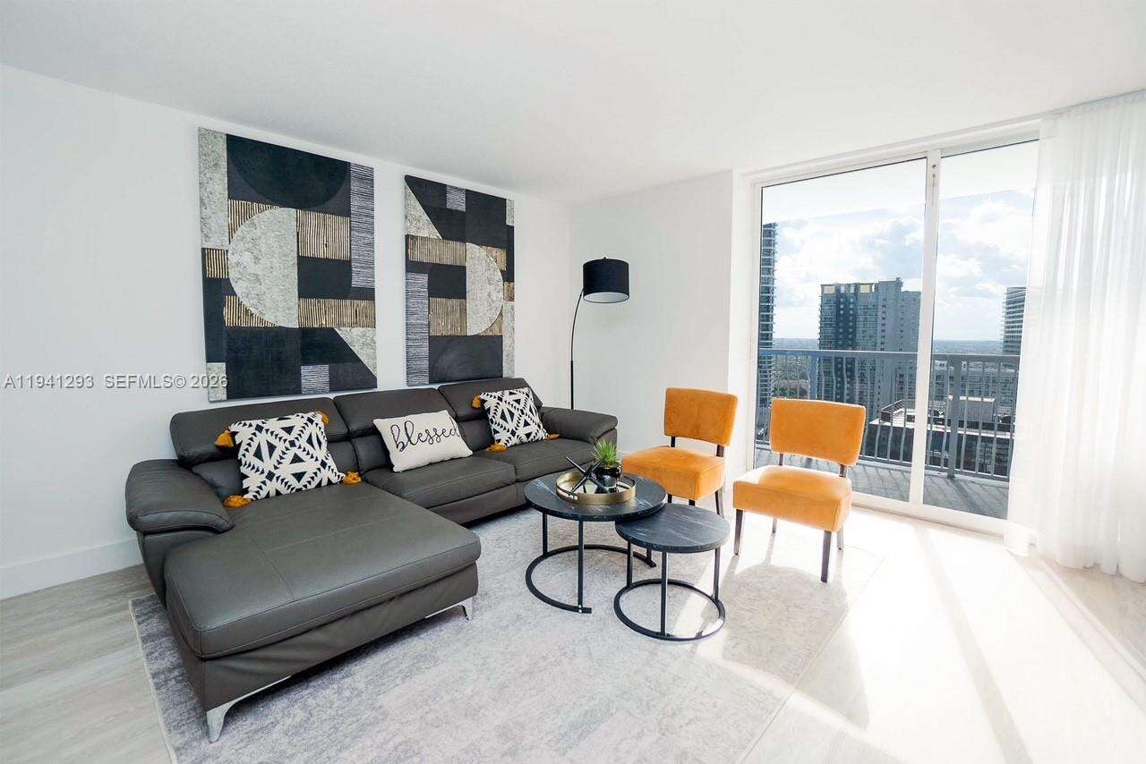 THE CLUB AT BRICKELL BAY PLAZA - 1200 Brickell Bay Dr, Miami, FL 33131 | Picture 2