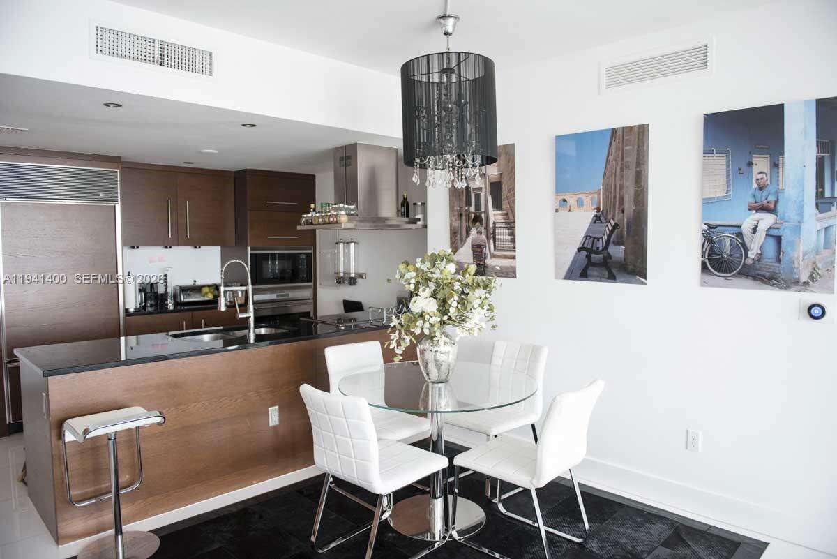 ICON BRICKELL NO TWO - 495 Brickell Ave, Miami, FL 33131 | Picture 3