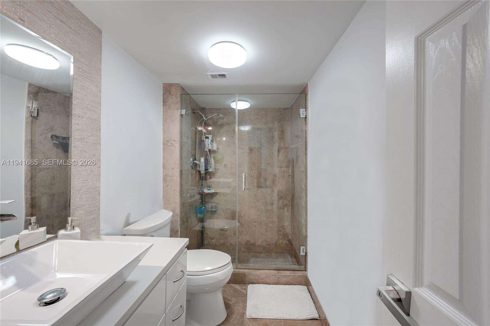 Arlen Beach at 5701 Collins Ave, Miami Beach, FL 33140 - For Sale photo 11