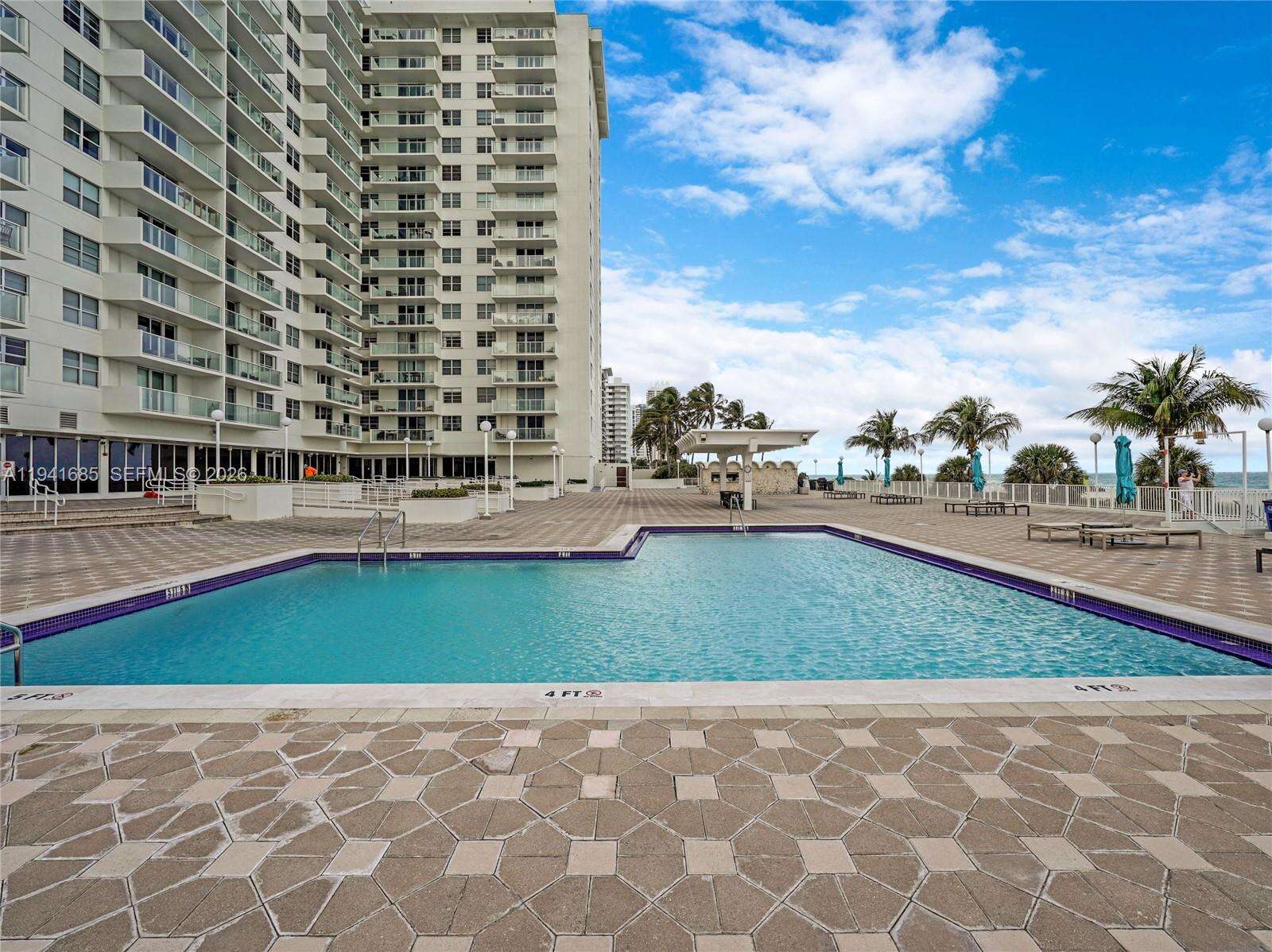 Arlen Beach at 5701 Collins Ave, Miami Beach, FL 33140 - For Sale photo 20