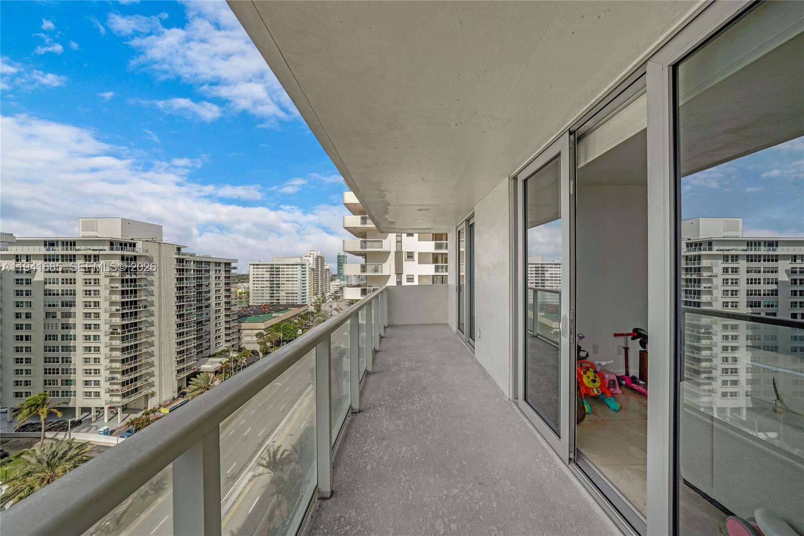 Arlen Beach at 5701 Collins Ave, Miami Beach, FL 33140 - For Sale photo 7