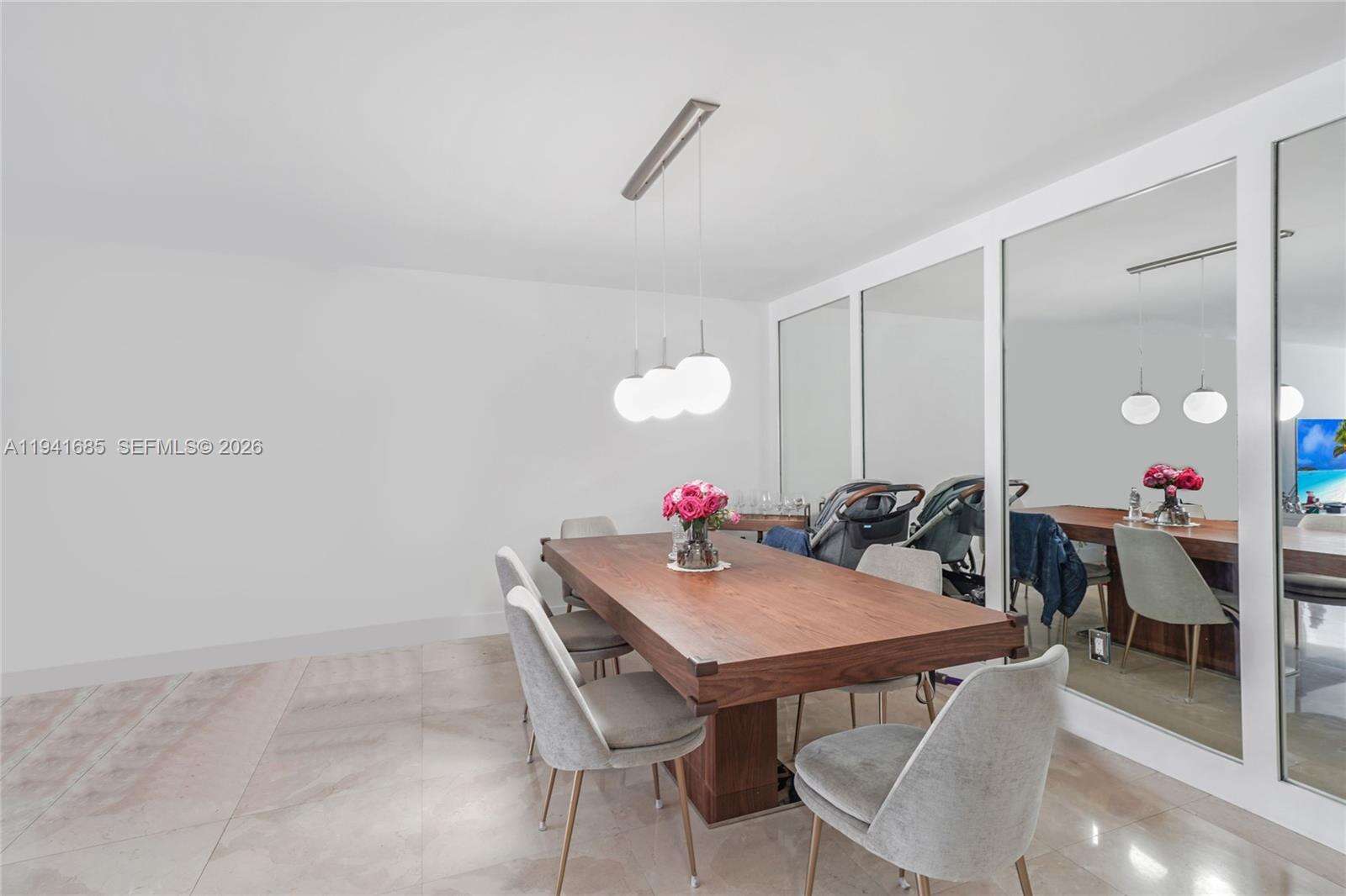 Arlen Beach at 5701 Collins Ave, Miami Beach, FL 33140 - For Sale photo 8