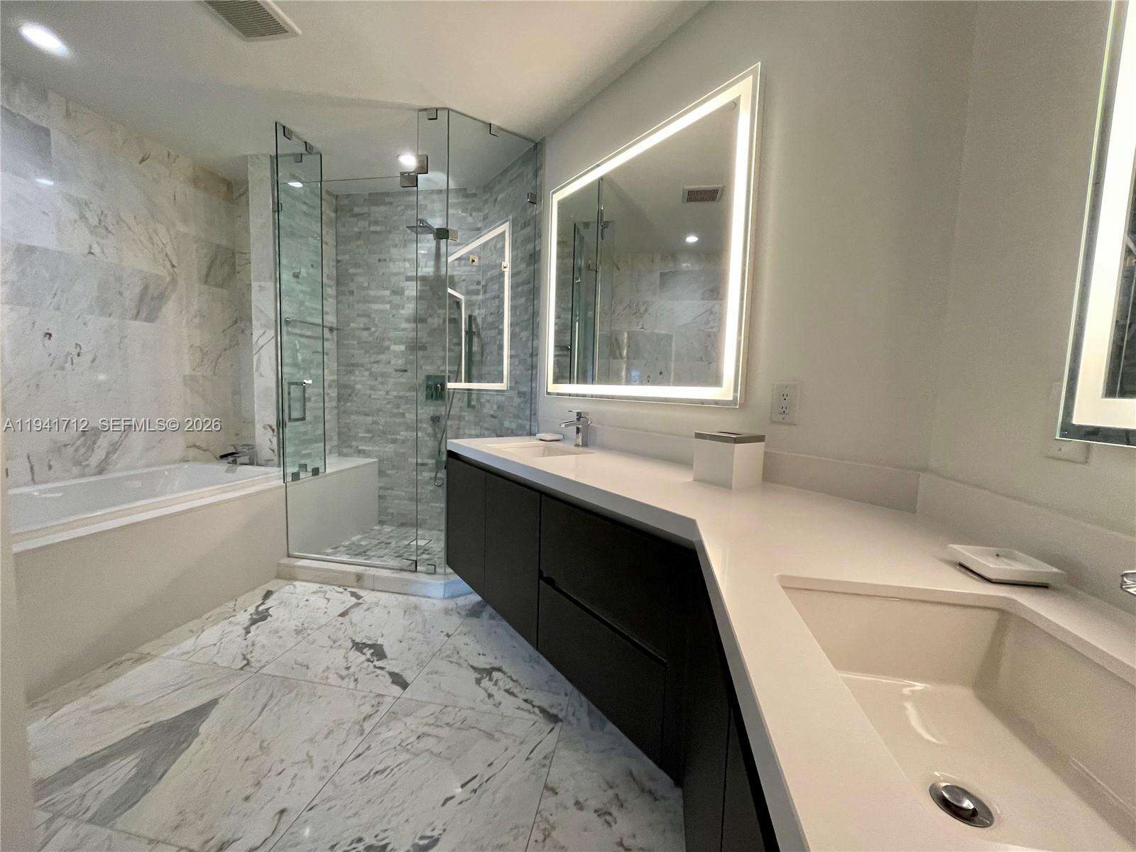Paramount Miami Worldcenter at 851 1 Ave, Miami, FL 33132 - For Sale photo 12