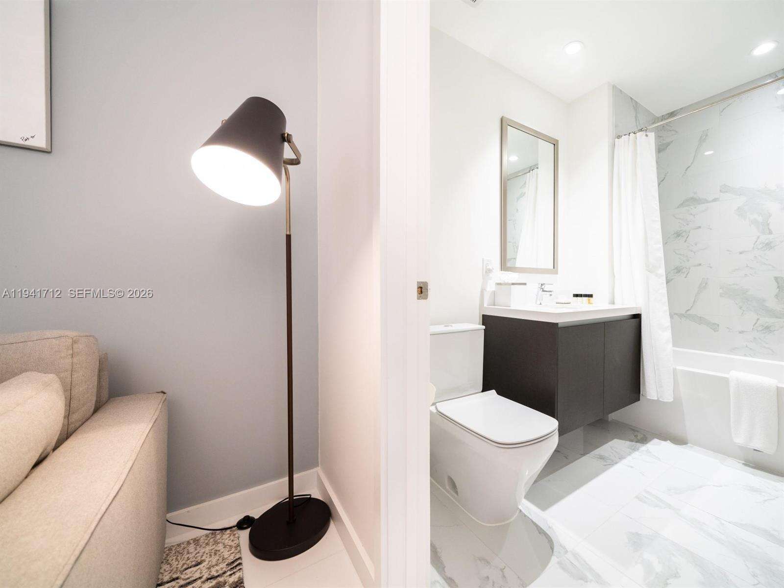 Paramount Miami Worldcenter at 851 1 Ave, Miami, FL 33132 - For Sale photo 15
