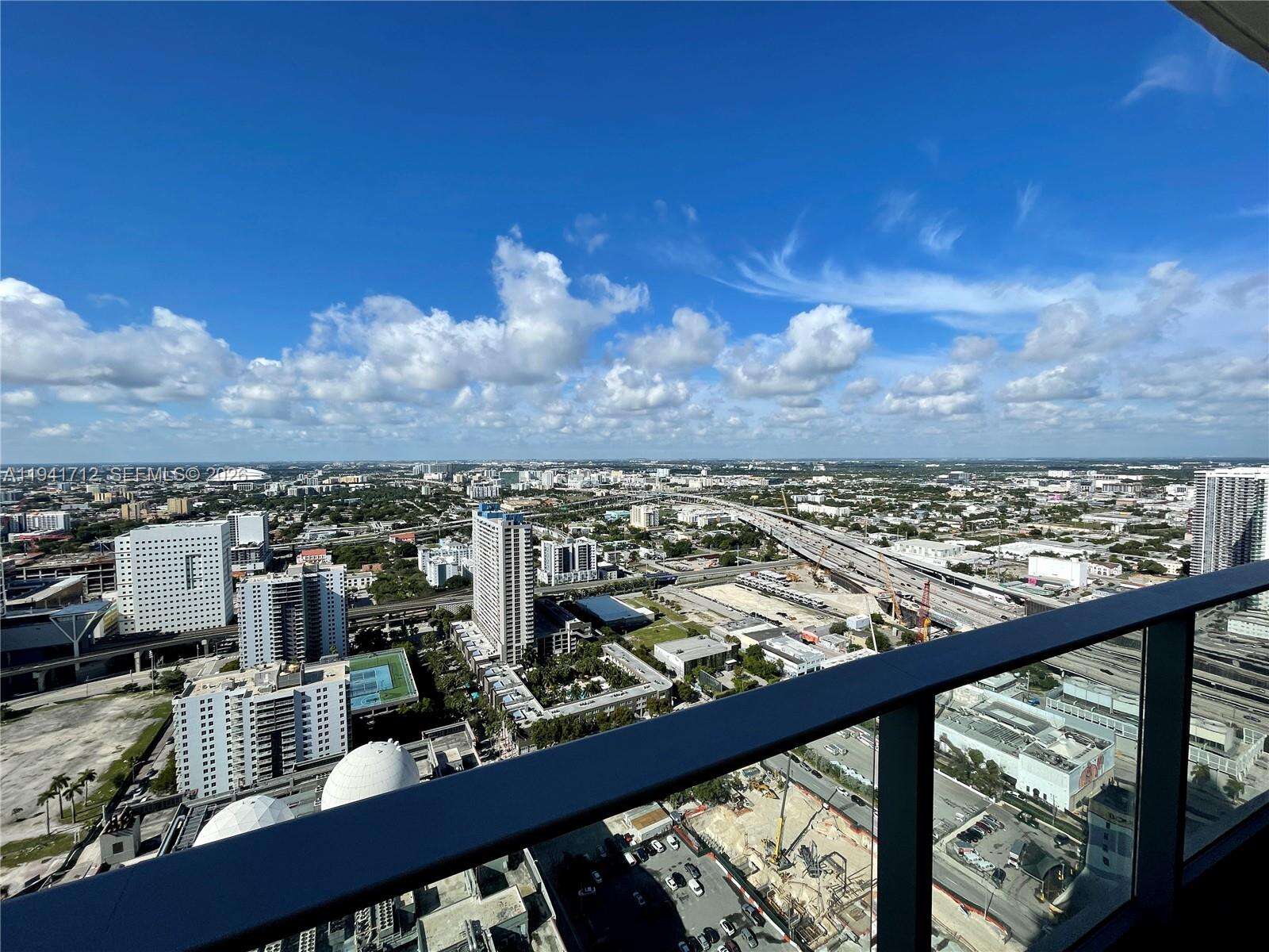 Paramount Miami Worldcenter at 851 1 Ave, Miami, FL 33132 - For Sale photo 21