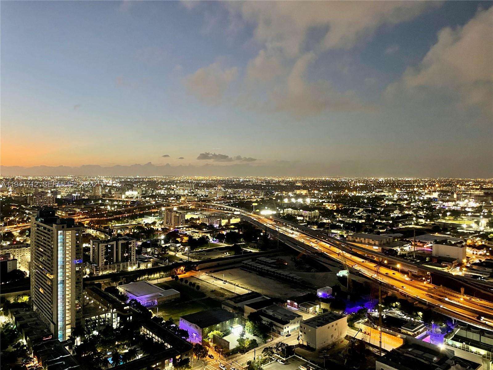 Paramount Miami Worldcenter at 851 1 Ave, Miami, FL 33132 - For Sale photo 22