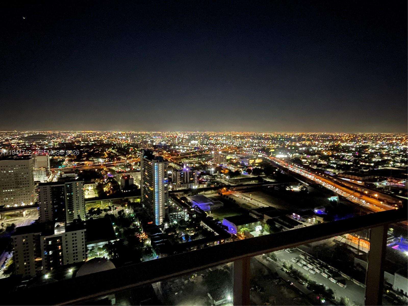 Paramount Miami Worldcenter at 851 1 Ave, Miami, FL 33132 - For Sale photo 23