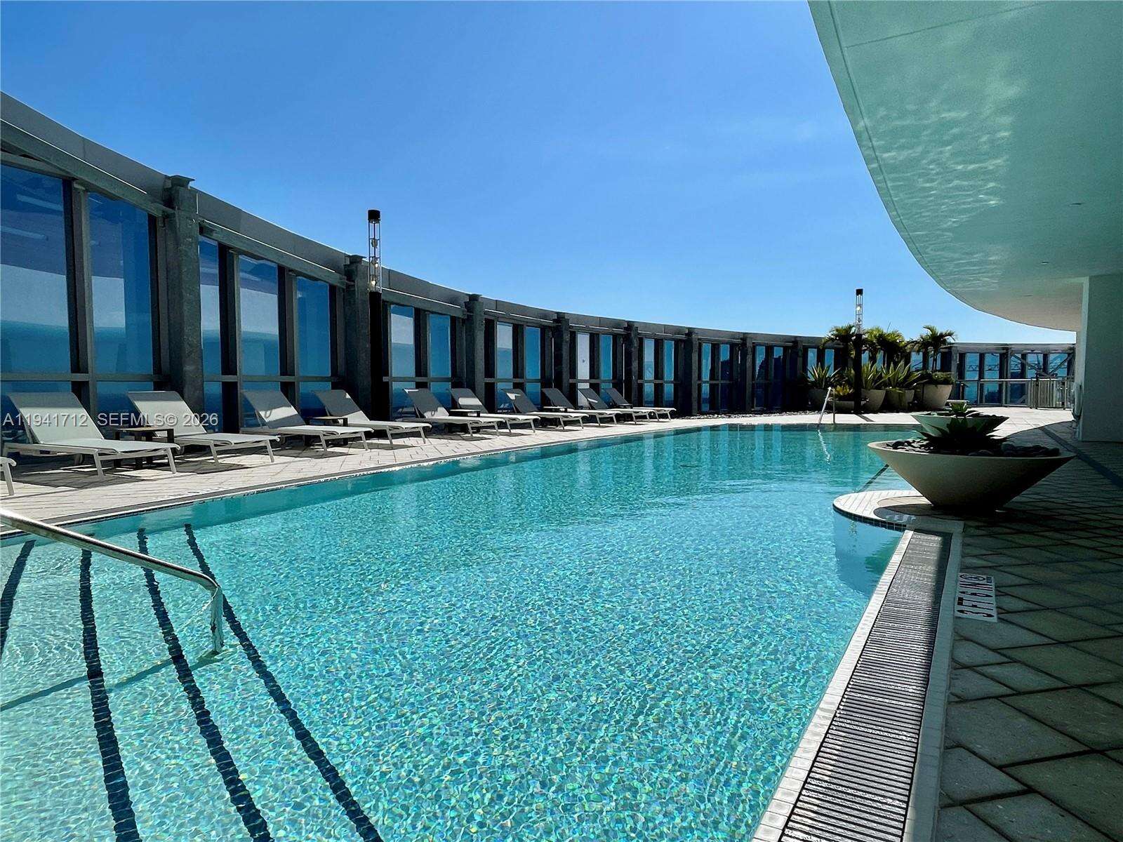 Paramount Miami Worldcenter at 851 1 Ave, Miami, FL 33132 - For Sale photo 29