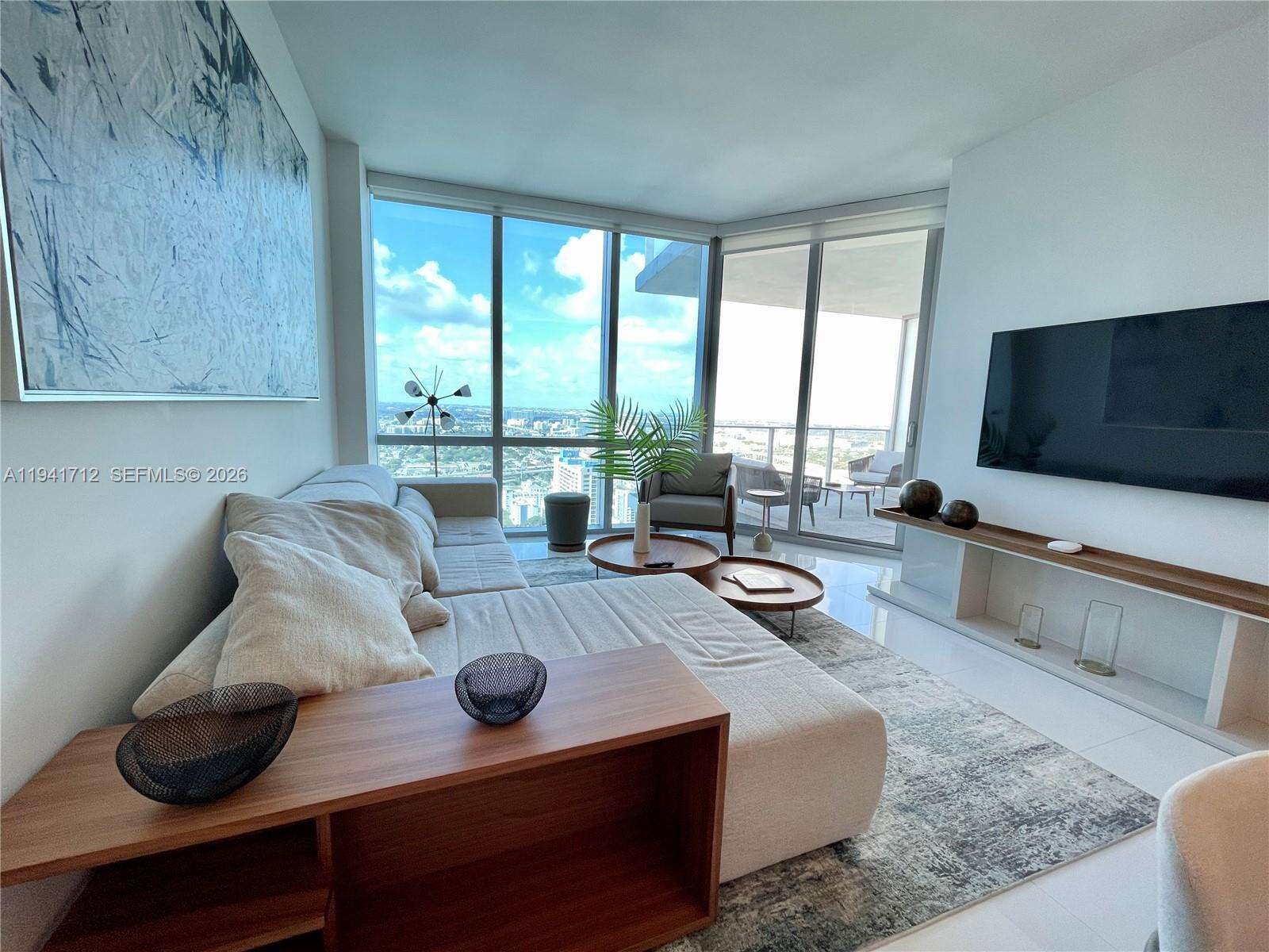 Paramount Miami Worldcenter at 851 1 Ave, Miami, FL 33132 - For Sale photo 4
