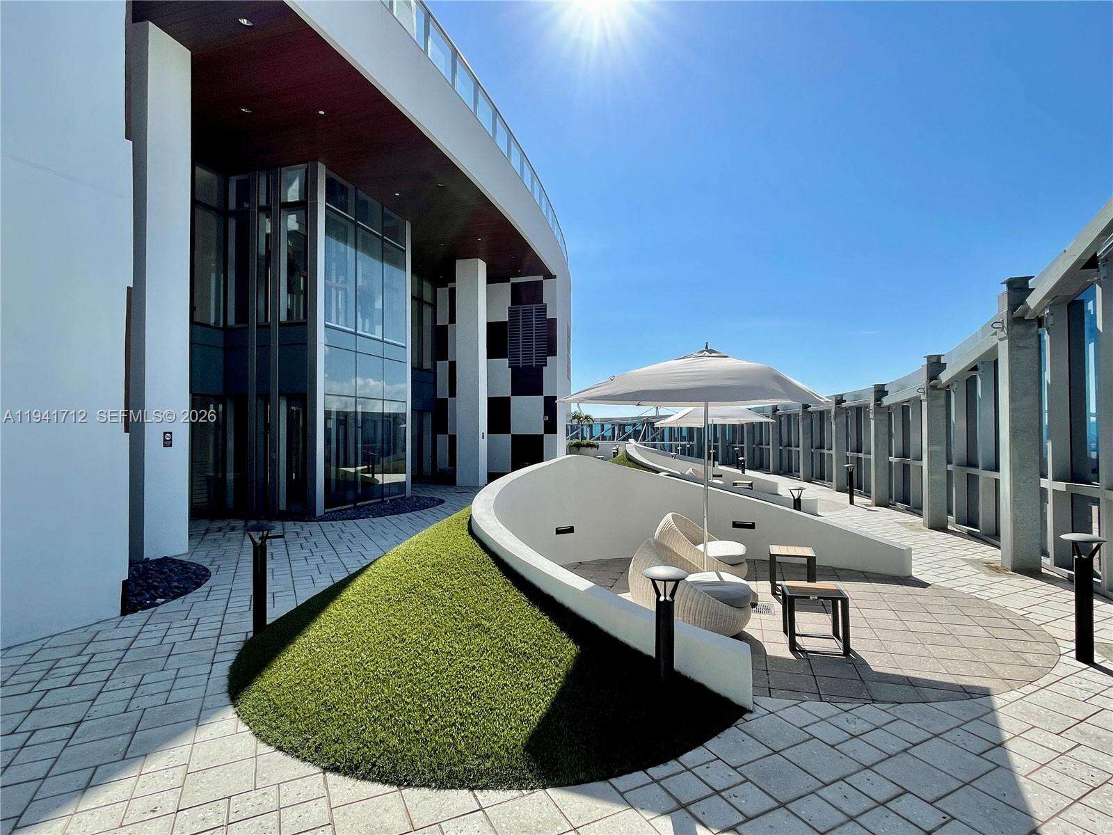 Paramount Miami Worldcenter at 851 1 Ave, Miami, FL 33132 - For Sale photo 31