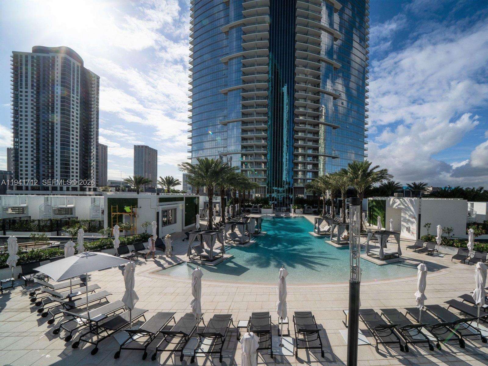 Paramount Miami Worldcenter at 851 1 Ave, Miami, FL 33132 - For Sale photo 36
