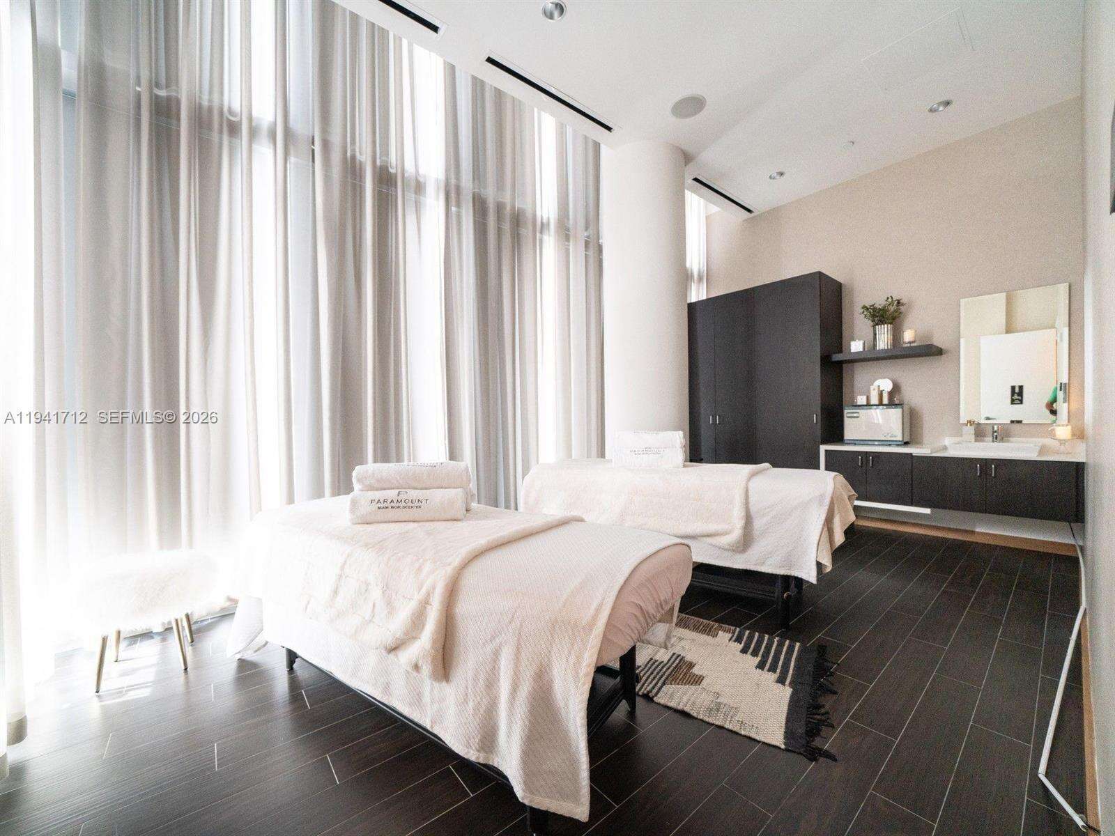 Paramount Miami Worldcenter at 851 1 Ave, Miami, FL 33132 - For Sale photo 41
