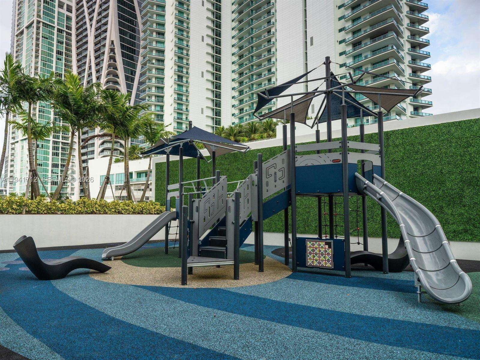 Paramount Miami Worldcenter at 851 1 Ave, Miami, FL 33132 - For Sale photo 48