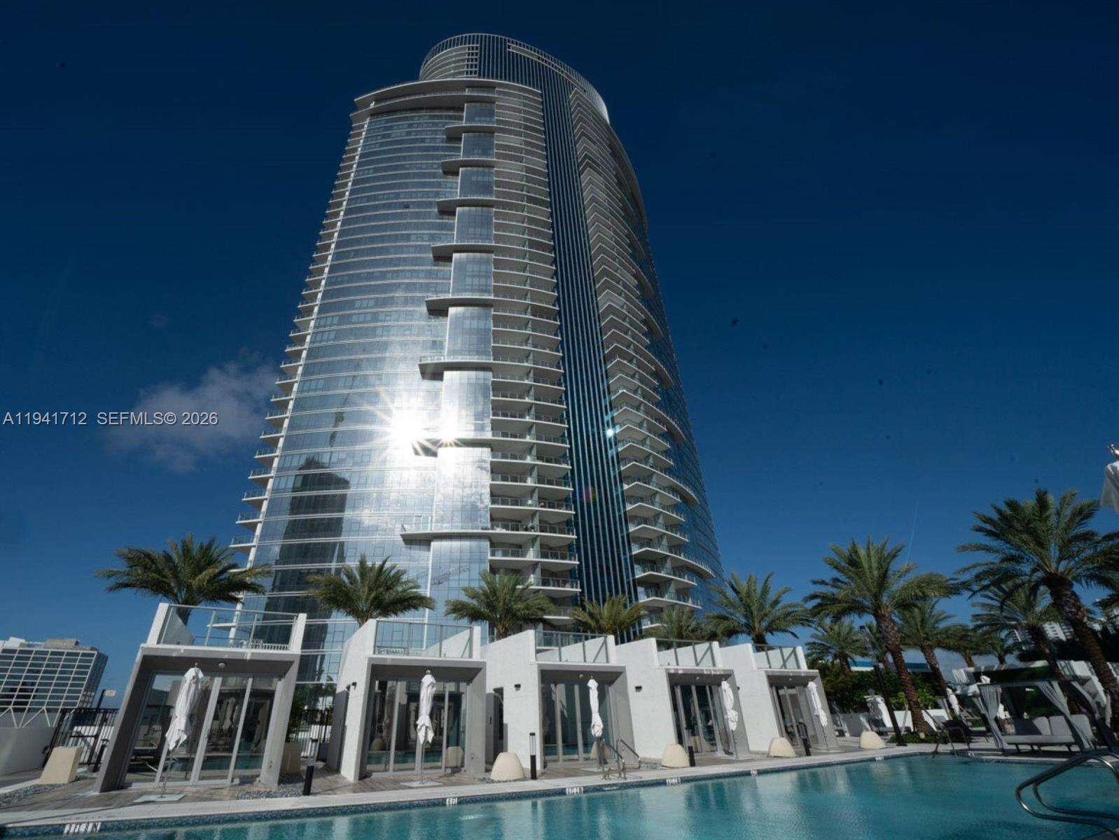 Paramount Miami Worldcenter at 851 1 Ave, Miami, FL 33132 - For Sale photo 57