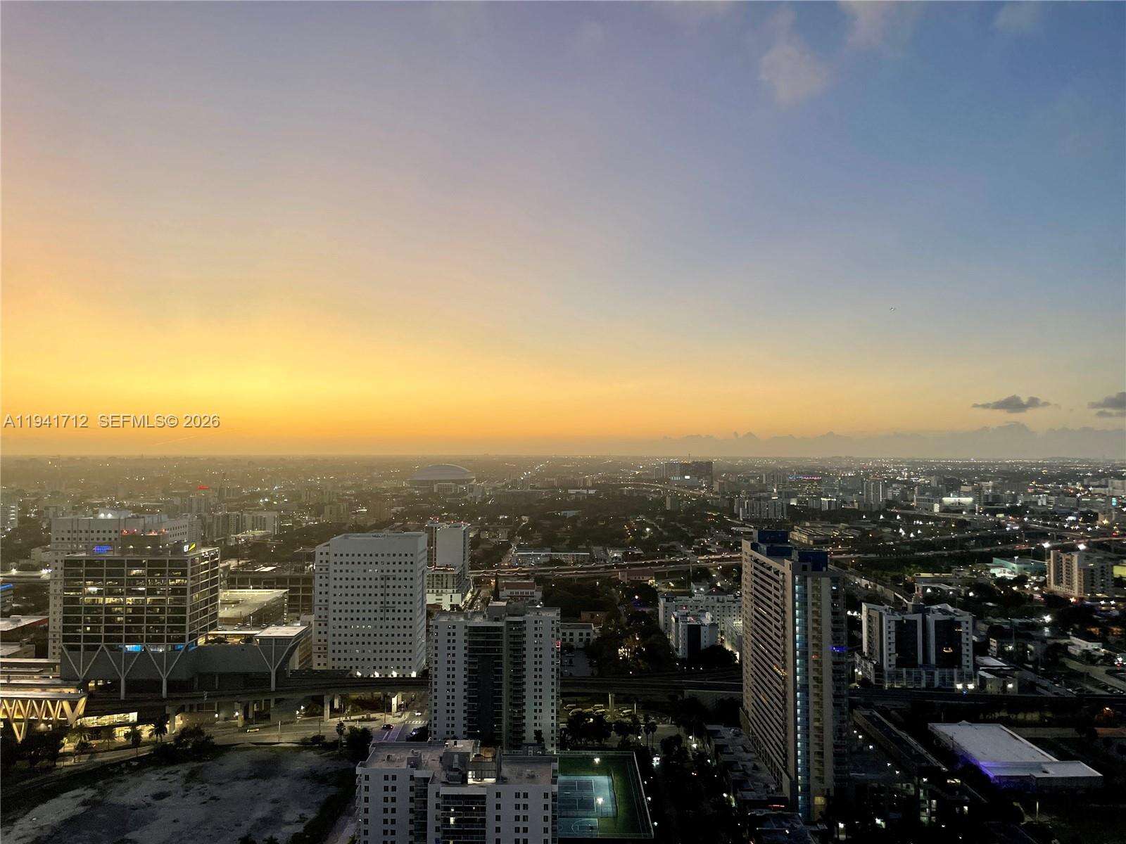 Paramount Miami Worldcenter at 851 1 Ave, Miami, FL 33132 - For Sale photo 62