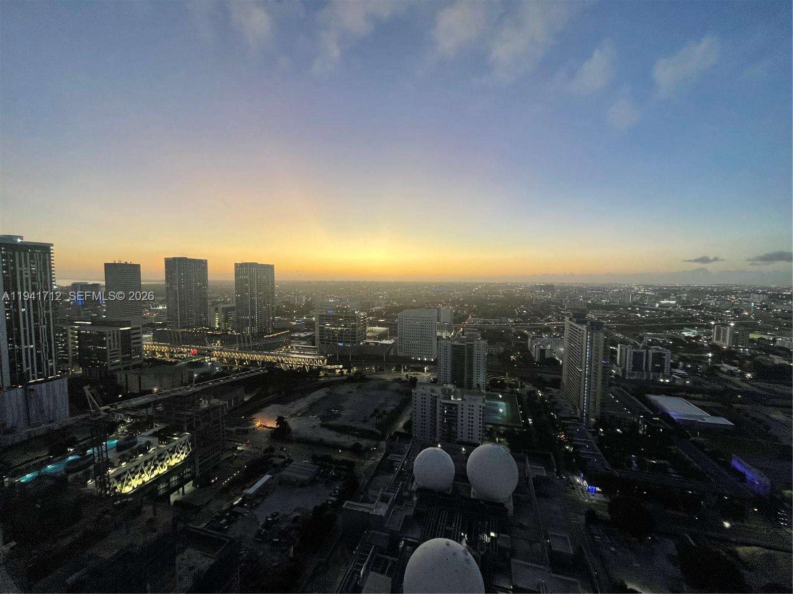 Paramount Miami Worldcenter at 851 1 Ave, Miami, FL 33132 - For Sale photo 63