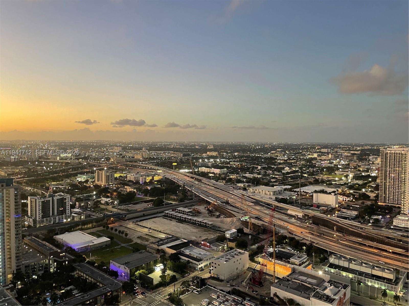 Paramount Miami Worldcenter at 851 1 Ave, Miami, FL 33132 - For Sale photo 65