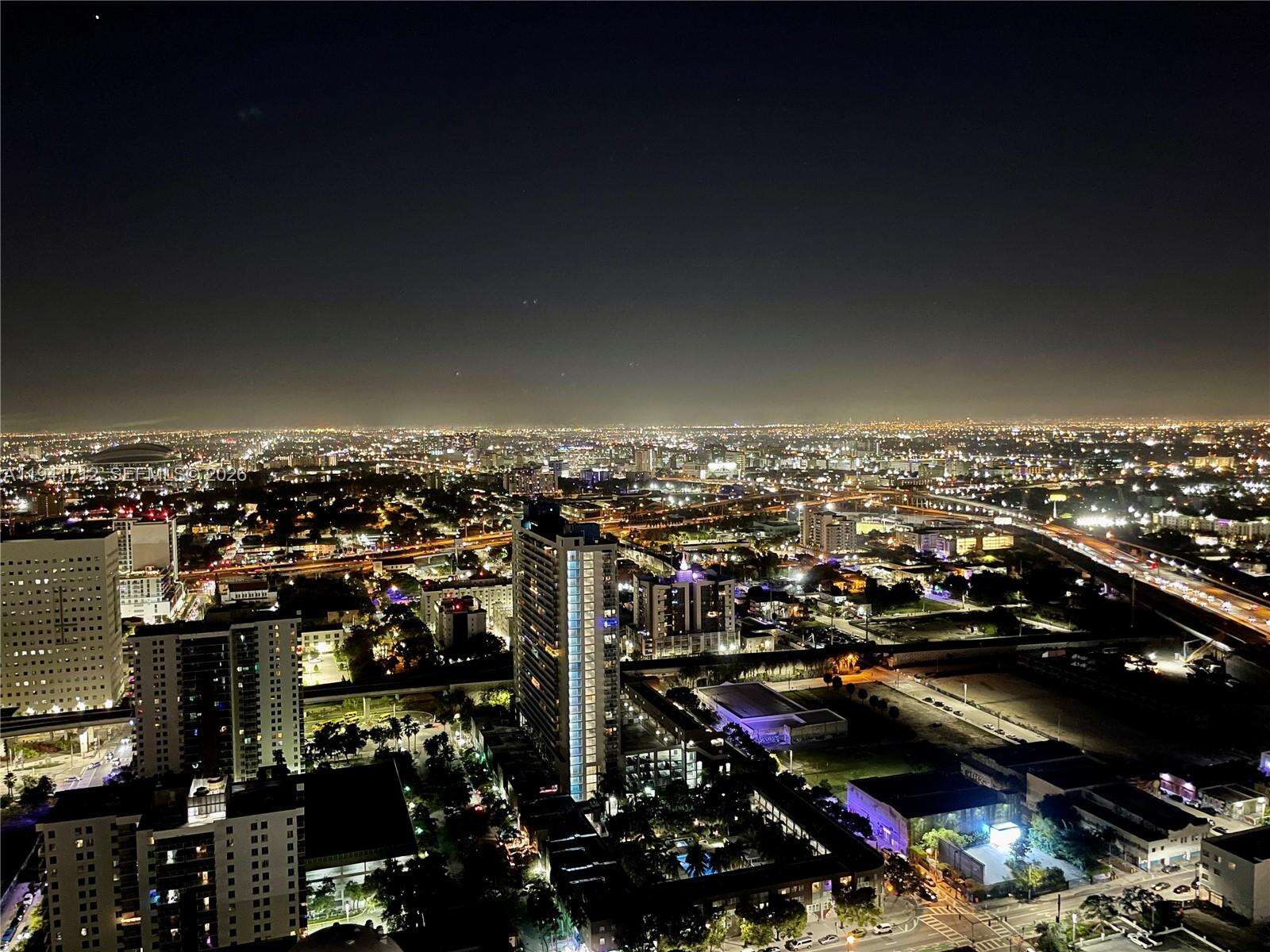 Paramount Miami Worldcenter at 851 1 Ave, Miami, FL 33132 - For Sale photo 69