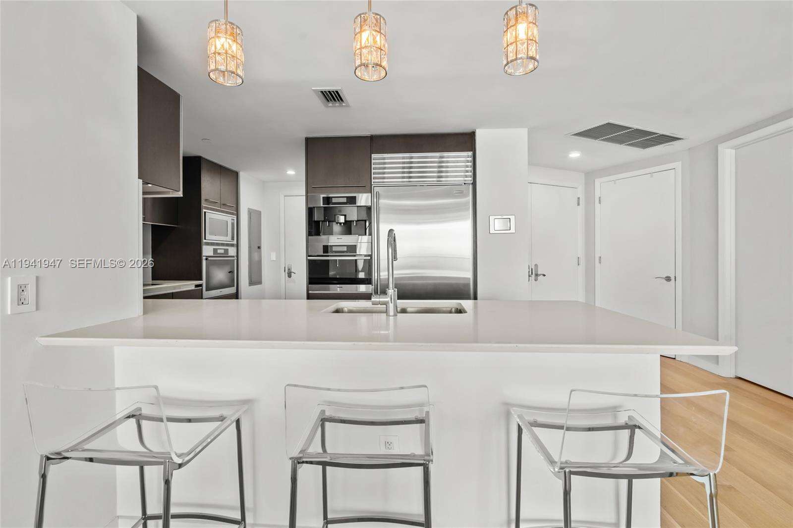 JADE BEACH - 17001 Collins Ave, Sunny Isles Beach, FL 33160 | Picture 9