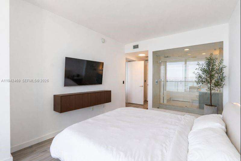 Icon Bay at 460 28 St, Miami, FL 33137 - For Sale photo 12