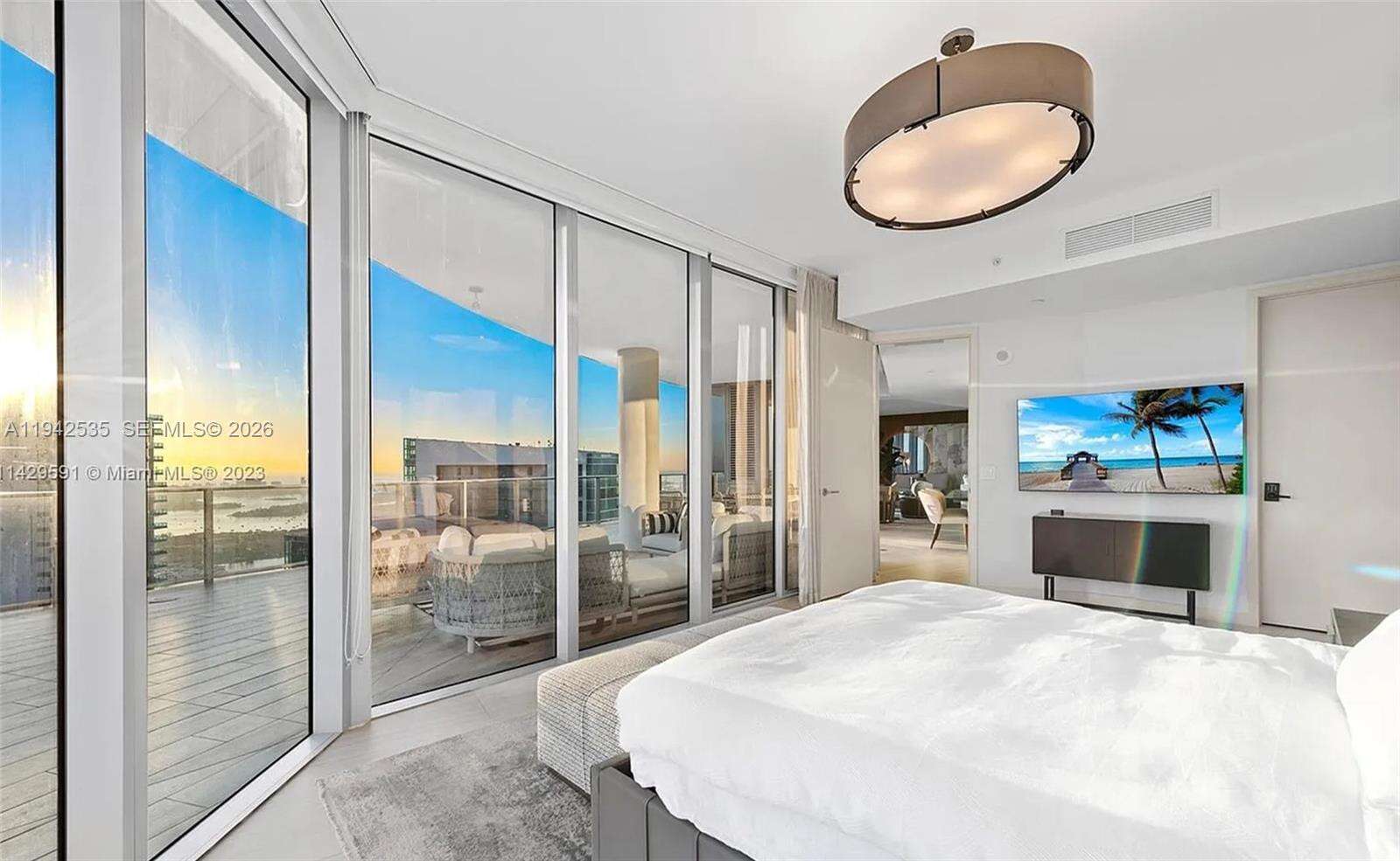 PARAMOUNT MIAMI WORLDCENTER - 851 1 Ave, Miami, FL 33132 | Picture 19