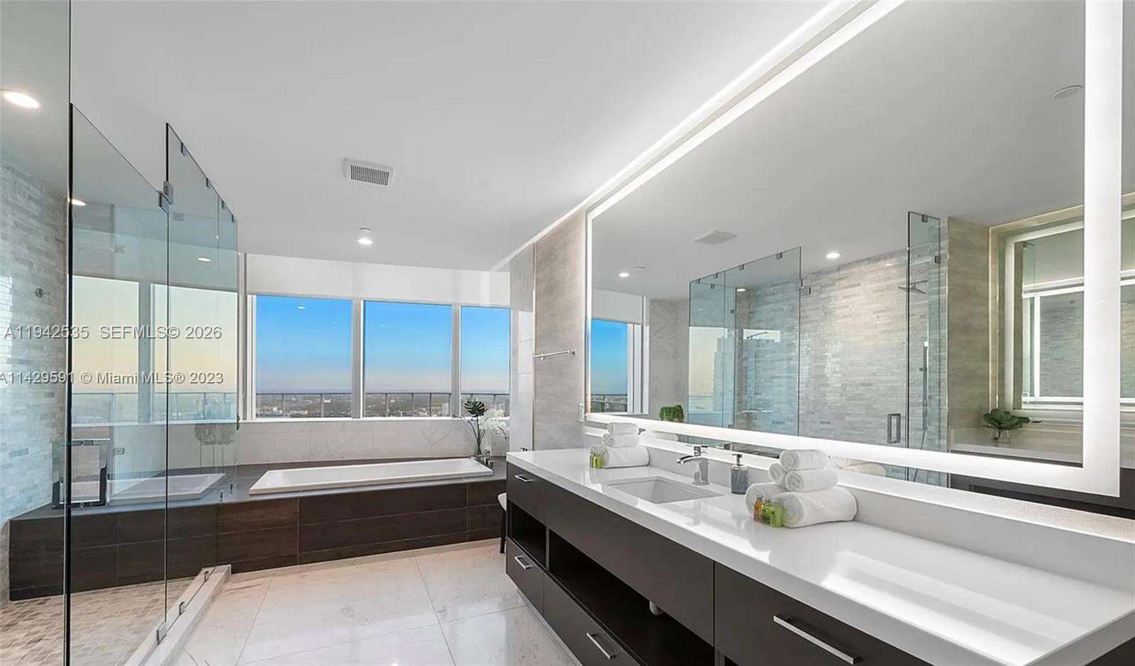 PARAMOUNT MIAMI WORLDCENTER - 851 1 Ave, Miami, FL 33132 | Picture 20