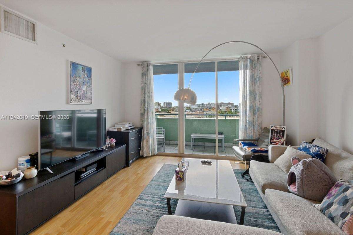 Yacht Club At Portofino at 90 Alton Rd, Miami Beach, FL 33139 - For Sale photo 2