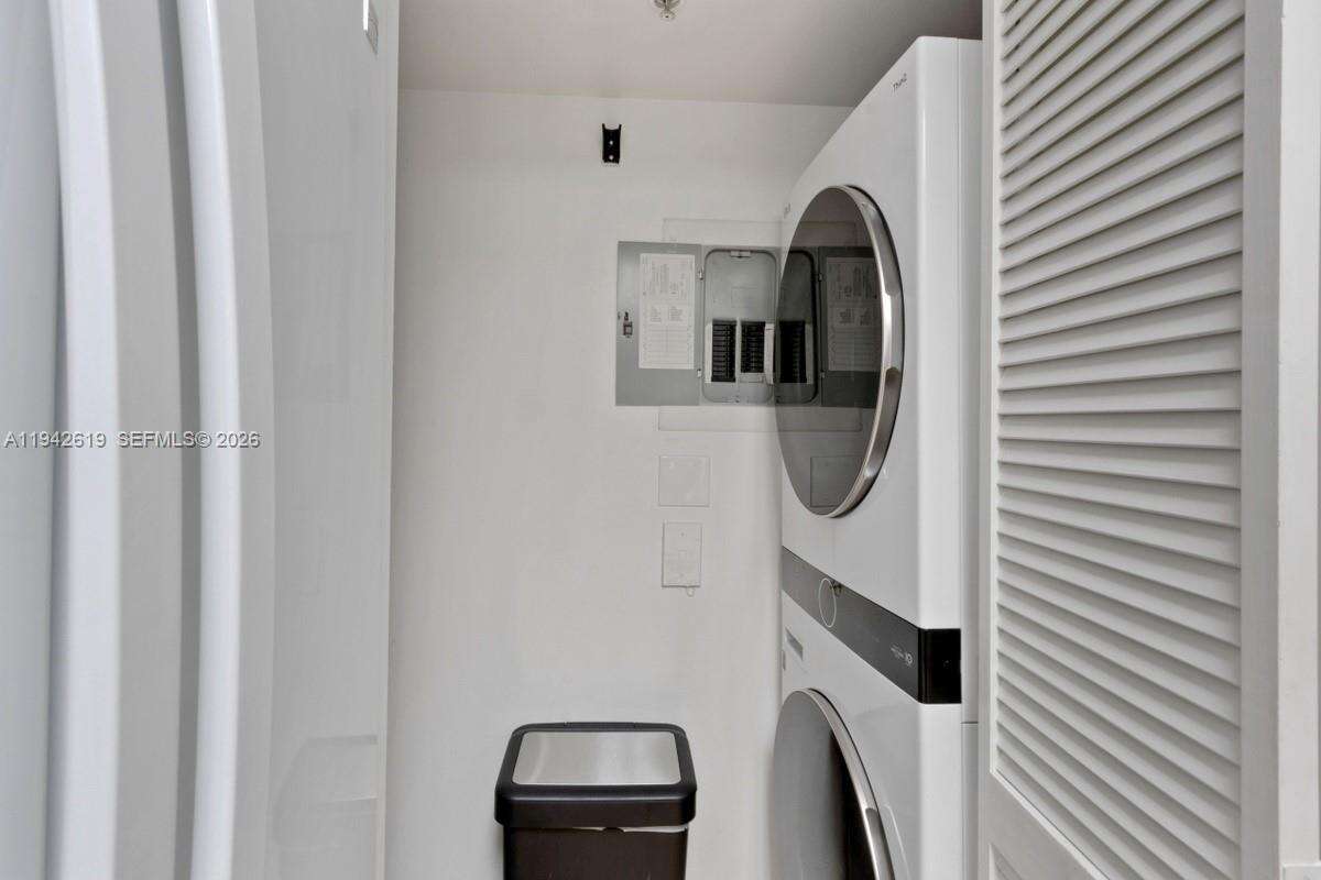 Yacht Club At Portofino at 90 Alton Rd, Miami Beach, FL 33139 - For Sale photo 9