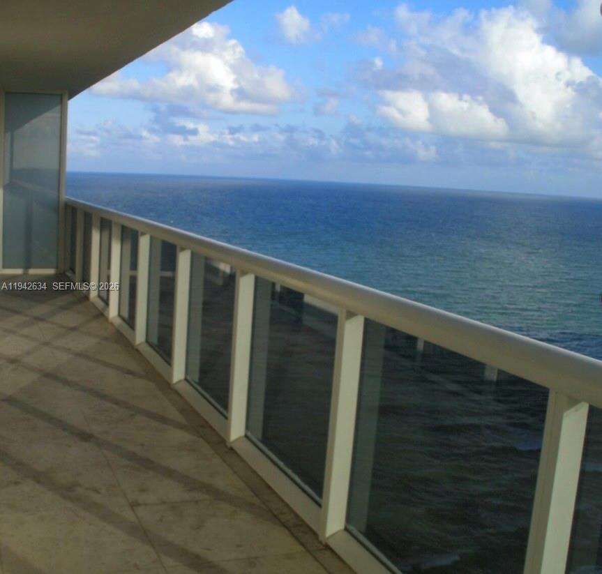 BEACH CLUB TWO - 1830 Ocean Dr, Hallandale Beach, FL 33009 | Picture 1