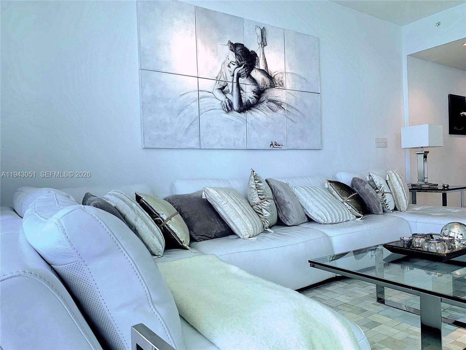 JADE BEACH - 17001 Collins Ave, Sunny Isles Beach, FL 33160 | Picture 4