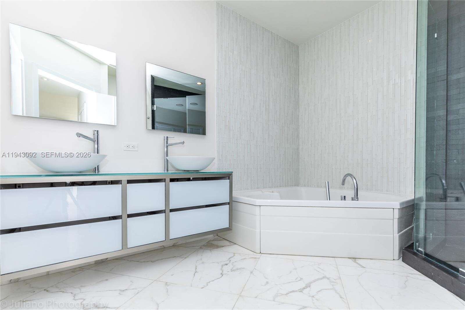 CARBONELL - 901 Brickell Key Blvd, Miami, FL 33131 | Picture 14