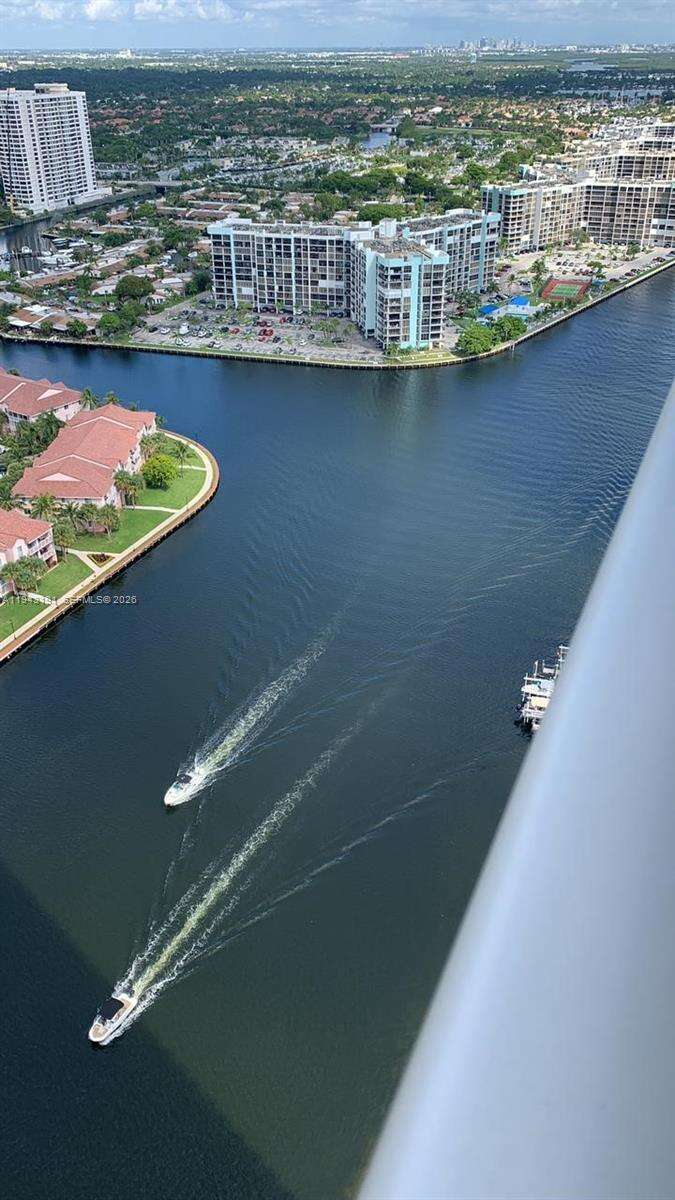 Hyde Beach House at 4010 Ocean Dr, Hollywood, FL 33019 - For Sale photo 7
