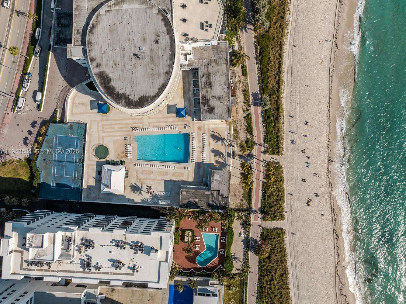 CASTLE BEACH CLUB - 5445 Collins Ave, Miami Beach, FL 33140 | Picture 3