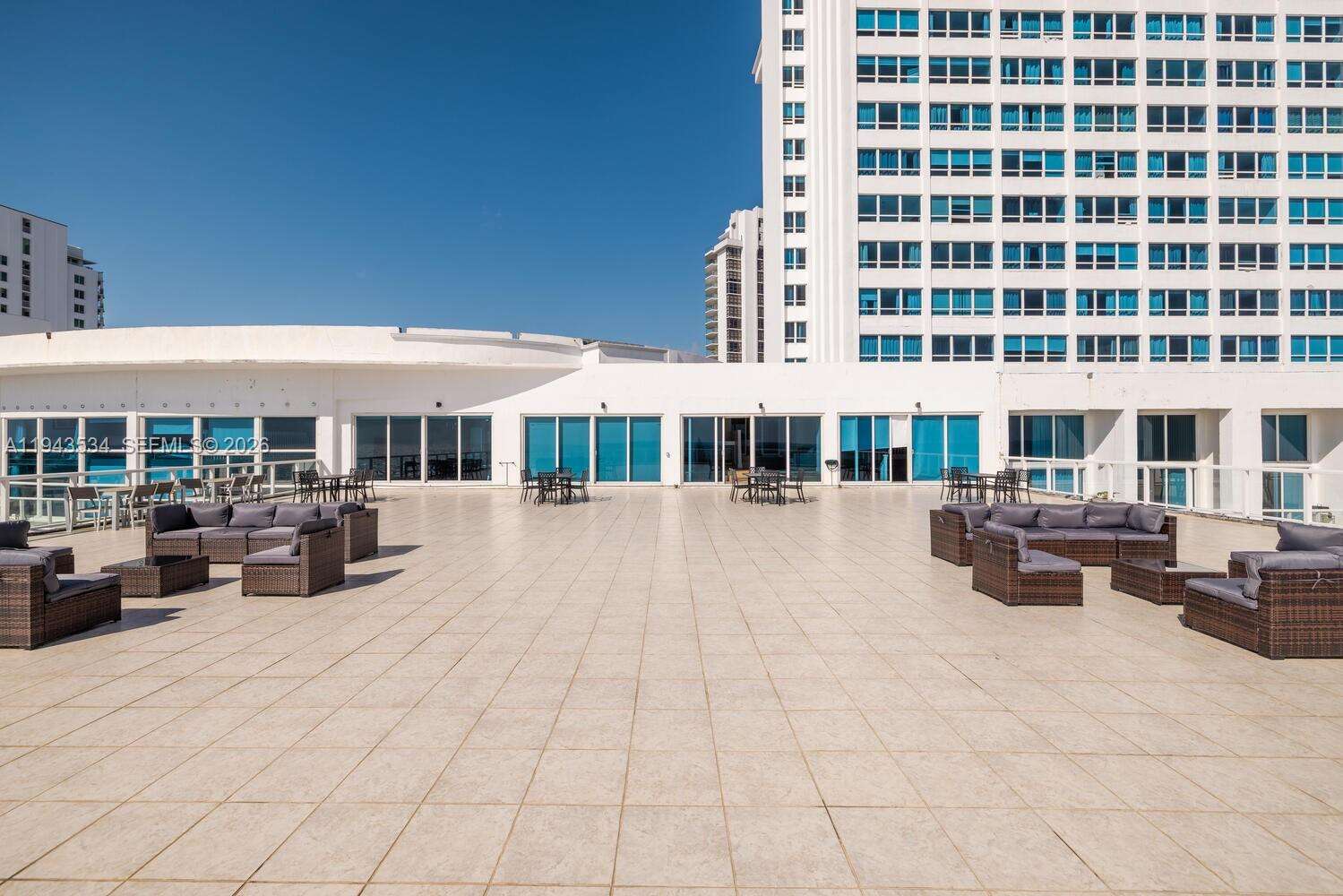 CASTLE BEACH CLUB - 5445 Collins Ave, Miami Beach, FL 33140 | Picture 4