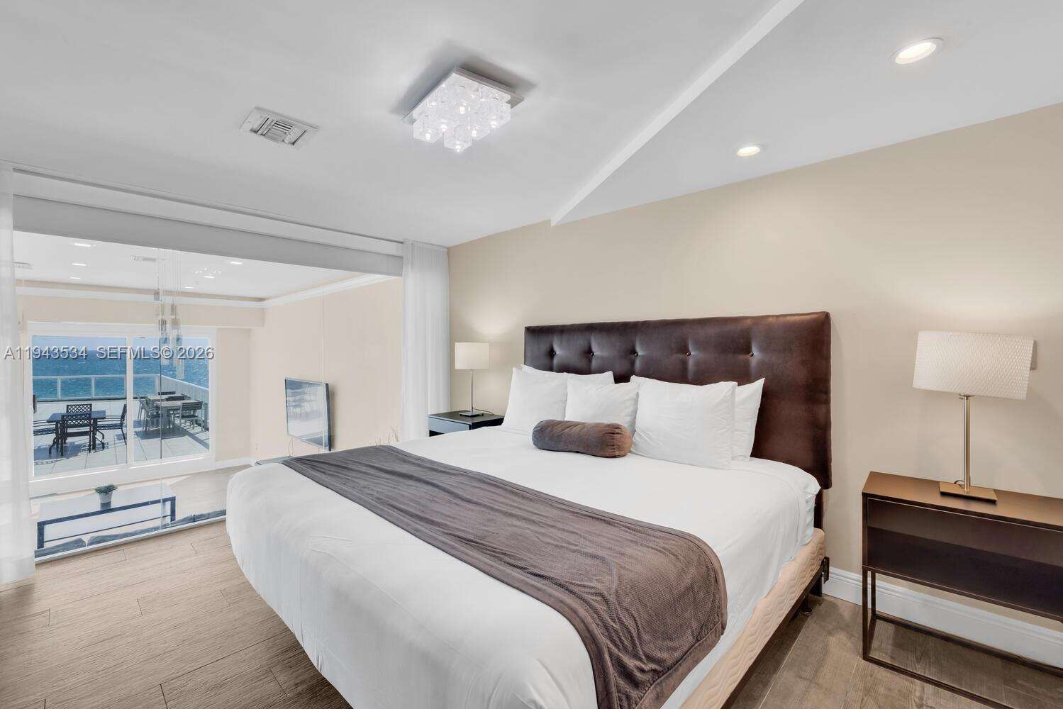 CASTLE BEACH CLUB - 5445 Collins Ave, Miami Beach, FL 33140 | Picture 35