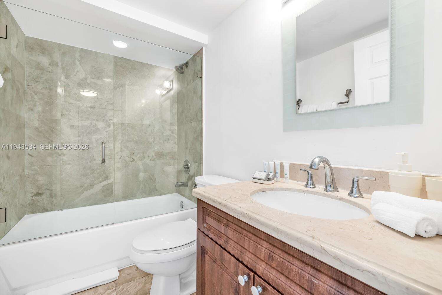 CASTLE BEACH CLUB - 5445 Collins Ave, Miami Beach, FL 33140 | Picture 40