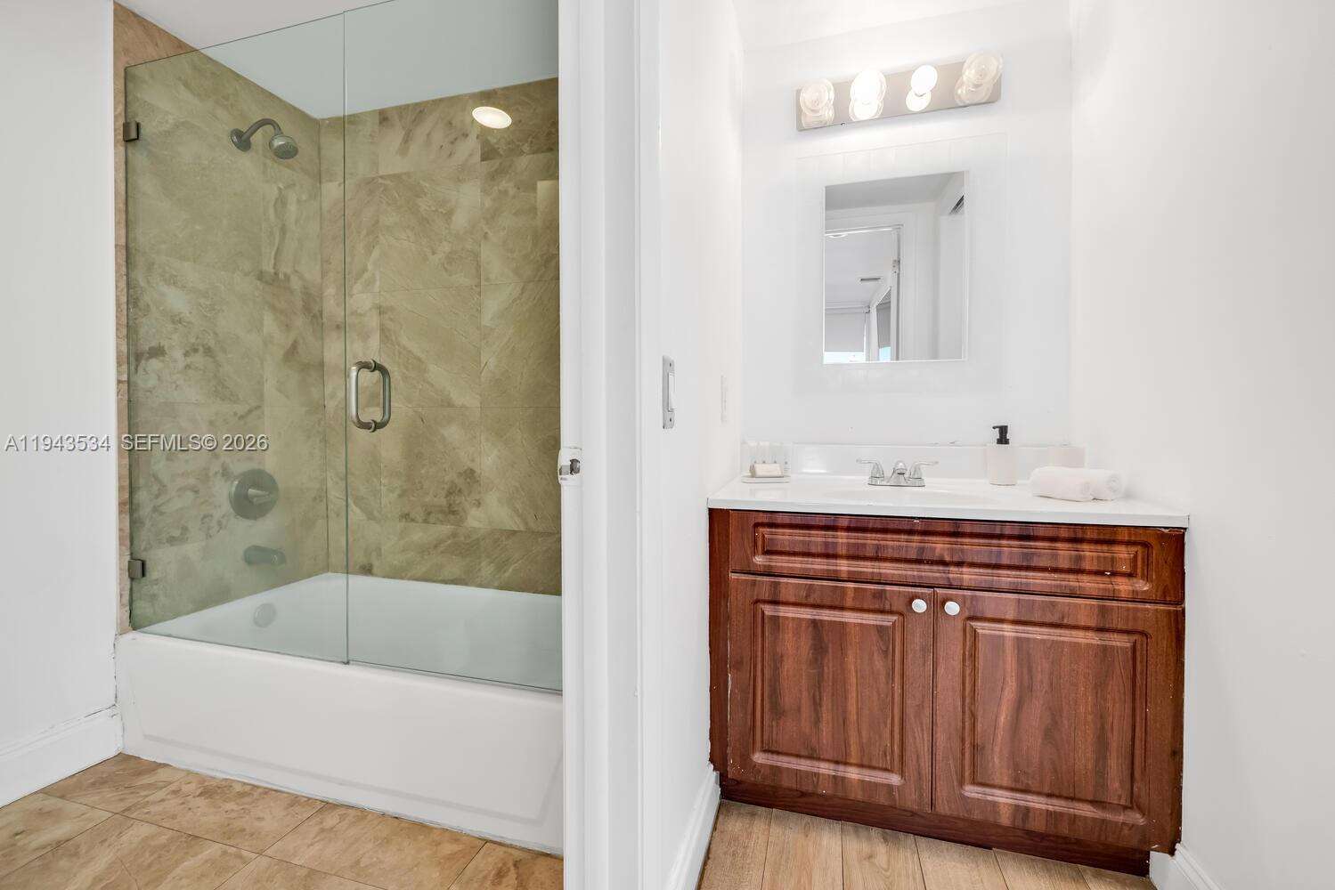 CASTLE BEACH CLUB - 5445 Collins Ave, Miami Beach, FL 33140 | Picture 41