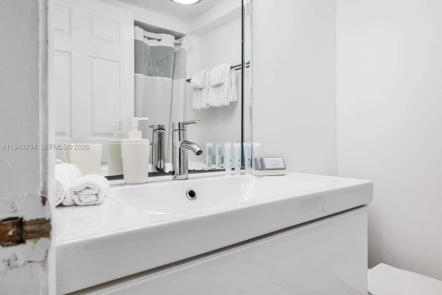 CASTLE BEACH CLUB - 5445 Collins Ave, Miami Beach, FL 33140 | Picture 54