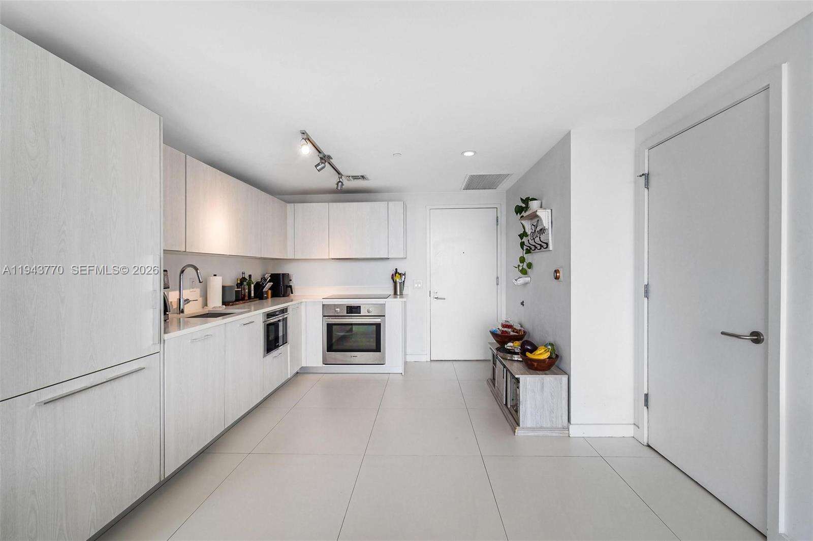 Paraiso Bayviews at 501 31 St, Miami, FL 33137 - For Sale photo 2